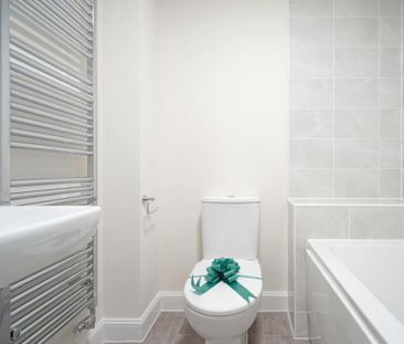 2 bedroom terraced house to rent - Photo 2