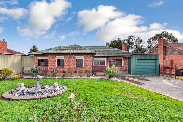 Stylish and Stunning 3 Bedroom home! - Photo 1