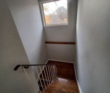 For Lease - 100 Oakdale Drive, Oakville, Ontario - Photo 5