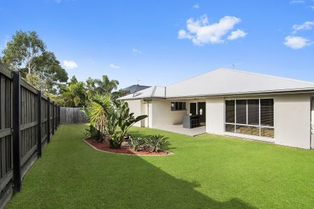 Sophisticated Ex-Display Home offers Spacious, Stylish Living in Highly Convenient Location! - Photo 5