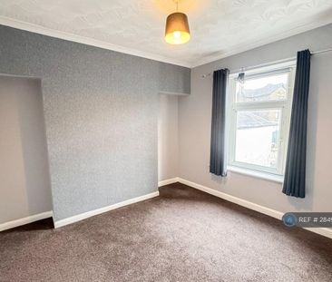 4 bedroom terraced house to rent - Photo 2