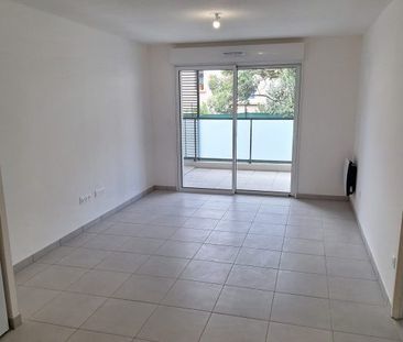 T2 AVEC TERRASSE ET PARKING - Photo 1