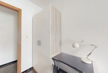 Avinguda del Port, Valencia, Valencian Community 46021