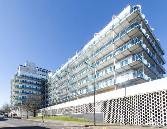 2 bedroom flat to rent - Photo 1