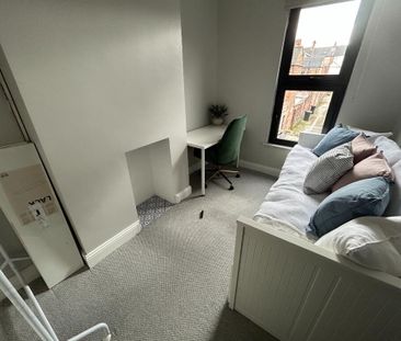 42 Delhi Street, Belfast, BT7 3AL - Photo 4
