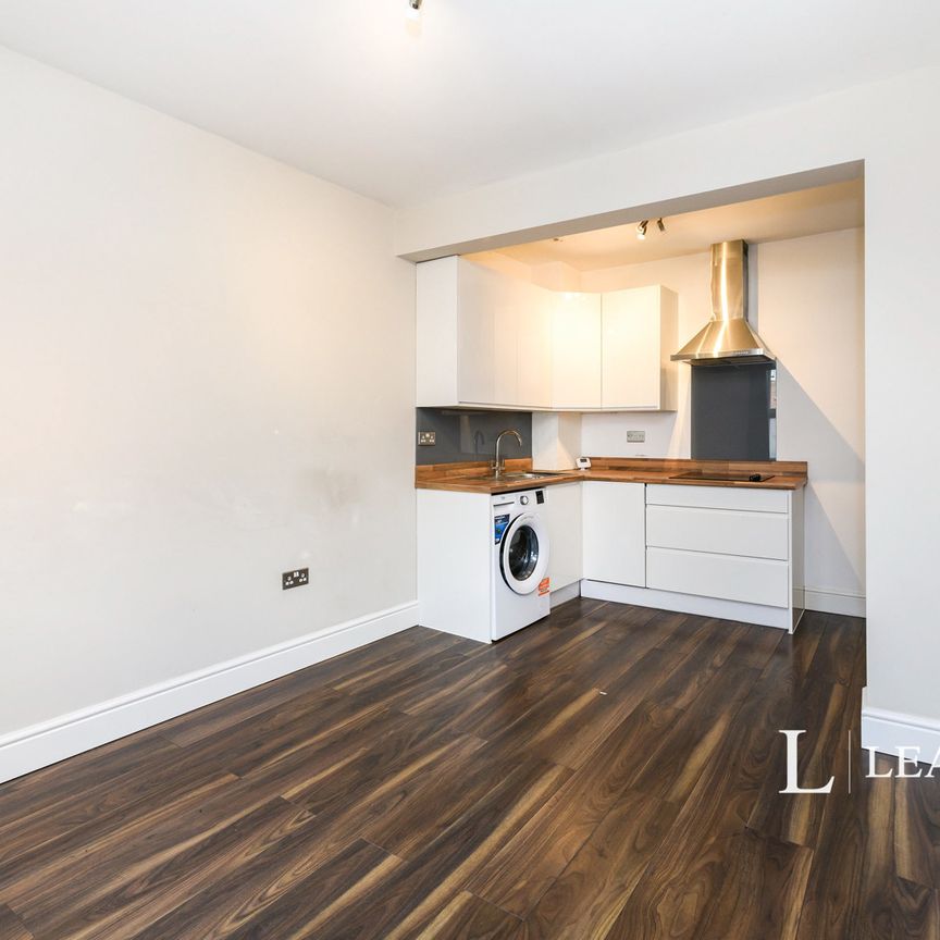 1 bedroom apartment to rent Garlands Road, Redhill, Surrey, RH1 - Photo 1