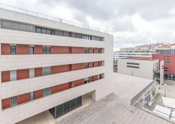 2 Bedroom Apartment with a view, Alto de Algés, Oeiras