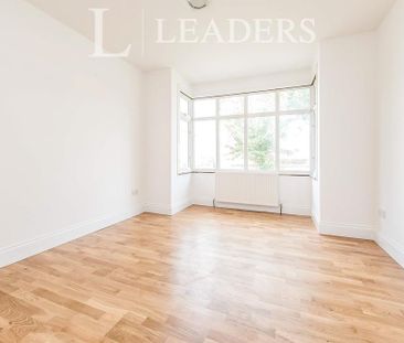 4 bedroom bungalow to rent - Photo 1