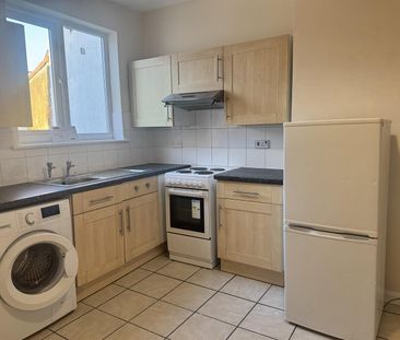 3 bed terraced to rent on Ilkeston, Cotmanhay Road, DE7 - Photo 3