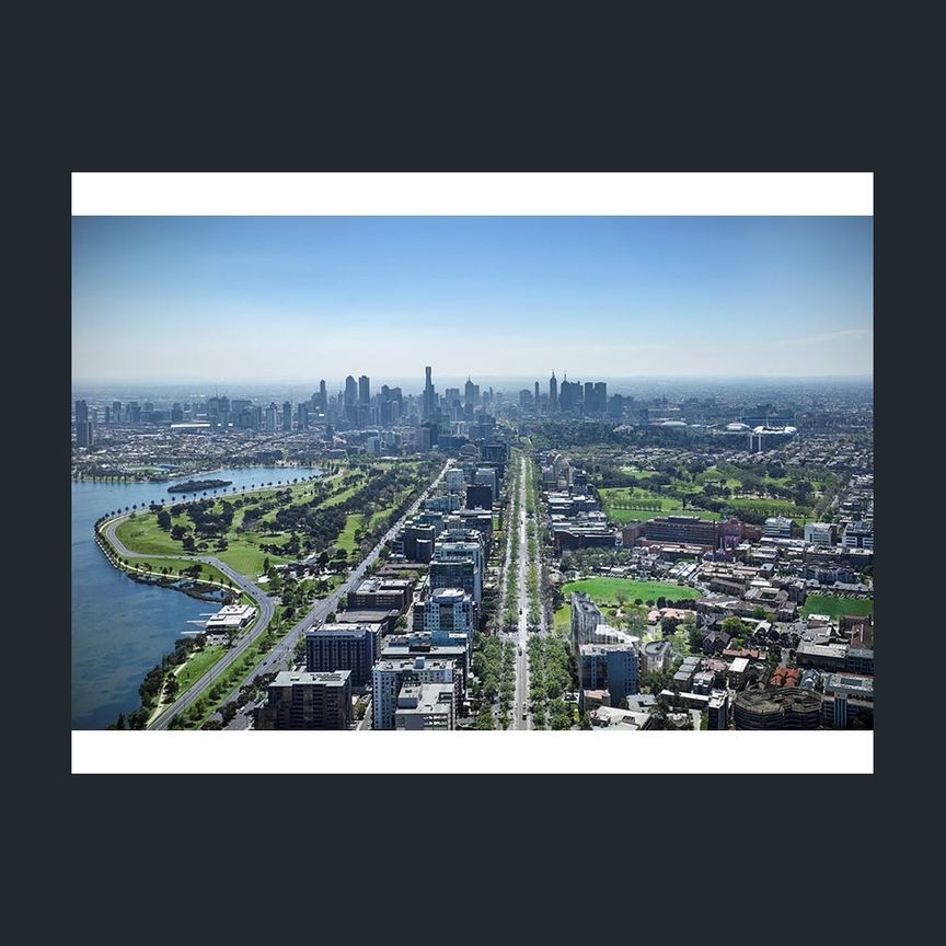 FULLY FURNISHED - RENOVATED - ALBERT PARK & PORT PHILLIP BAY VIEWS - PARKING - MOVE-IN READY! - Photo 1