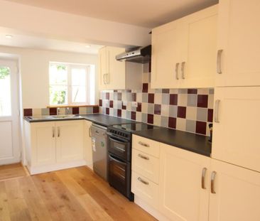 2 bedroom terraced house to rent - Photo 5