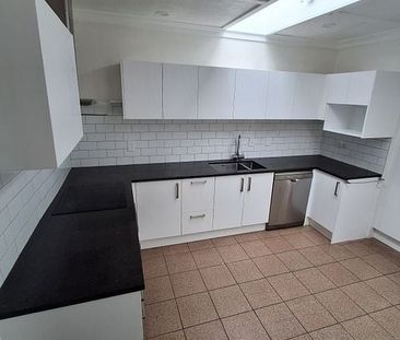 Spacious 4BR Grey Lynn Haven w/ Deck - Photo 4