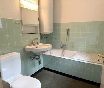 Detached house near the train station - Photo 3