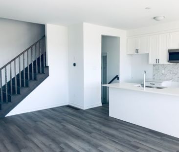 For Lease - 62 Forestwalk Street, Kitchener, Ontario - Photo 2