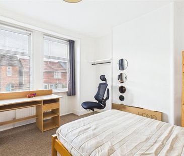 4 bedroom terraced house to rent - Photo 6