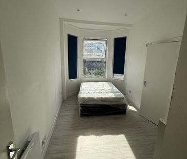 Studio Flat, Casewick Road, SE27 - Photo 1