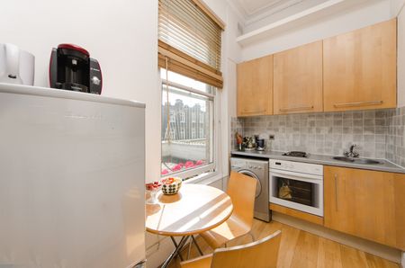 Airlie Gardens, Kensington, London, W8 flat to rent - Photo 3
