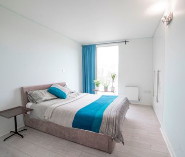 Room in a Shared Flat, Farnsworth Court, SE10 - Photo 6