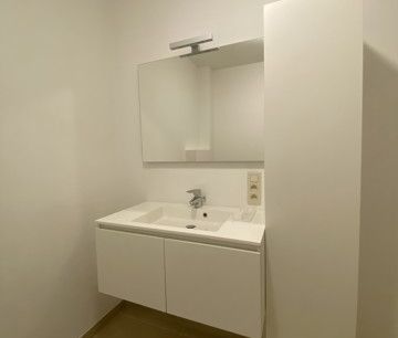 Ruim appartement met 1 slaapkamer midden in het centrum - Photo 1