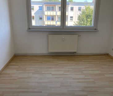 ***Renovierte 4-Wohnung | Neuwertiges Bad | EBK | Süd-Westbalkon*** - Foto 1