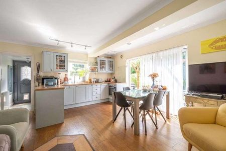 Sunrise View, Mill Hill, NW7 - Photo 5