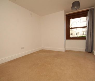 2 bedroom semi-detached house to rent - Photo 6