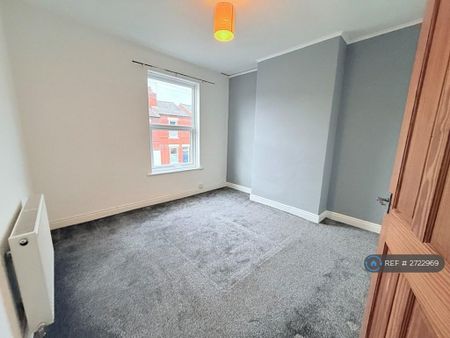 2 bedroom terraced house to rent - Photo 2