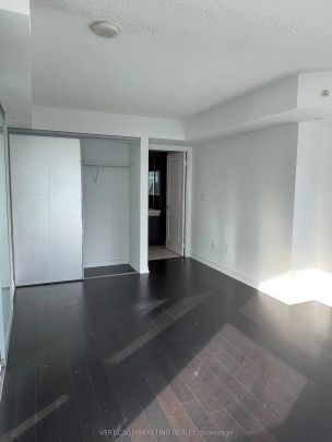 386 Yonge Street #1508 - Photo 1