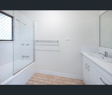 101 Redwood Street, Stafford Heights, Qld 4053 - Photo 6
