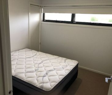 LOVELY FURNISHED 3 BEDROOM UNIT - Photo 3