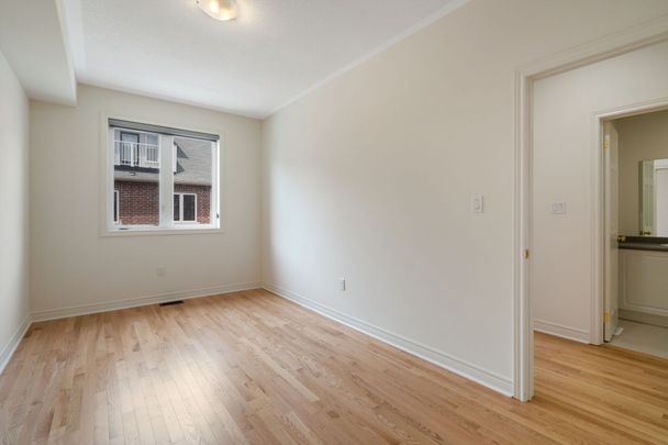 For Lease - 10 Mcalister Avenue, Richmond Hill, Ontario - Photo 1