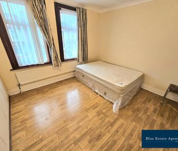 5 bedroom terraced house to rent - Photo 4