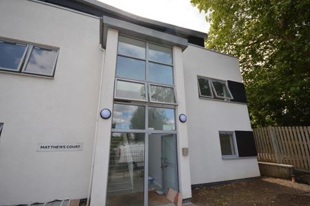 2 bedroom flat to rent - Photo 2