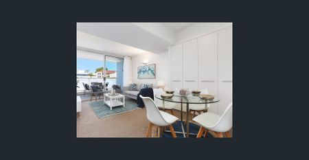 Absolute convenience and style in the popular Lucca Building - Photo 5