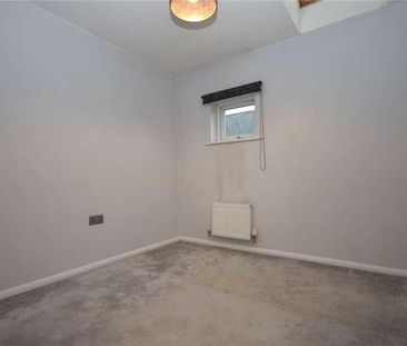 East Wichel Way, Swindon, Wiltshire, SN1 - Photo 3