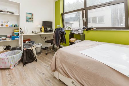 Crown House, - Photo 3