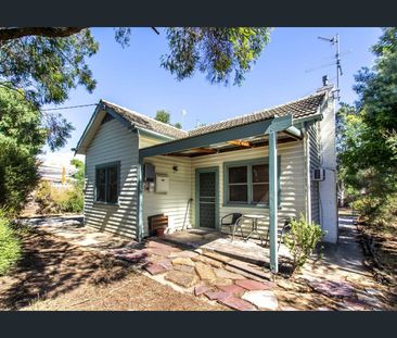 Two Bedroom Home Close to Amenities With Brand New Carpet to Be Ins... - Photo 6