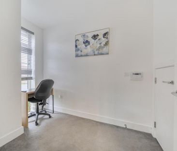 4 bedroom semi-detached house to rent - Photo 6