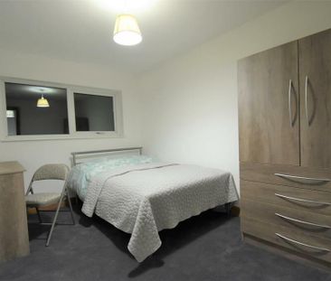 6 bedroom semi-detached house to rent - Photo 6