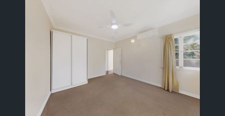 Welcome to 3 Howard Street, Coorparoo — a happy and comfortable three-bedroom home set in one of Coorparoo’s most exclusive dress-circles. - Photo 3