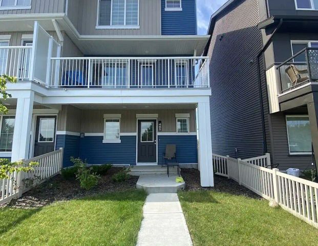 Desrochers 3 Bed 2.5 Bath Townhouse with Double Attached Garage NOW FOR RENT! — 3 Bedrooms Townhouse - Photo 1