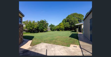 Point Vernon Coastal Stunner – Sea Views to Fraser Island - Photo 3