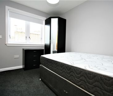 Modern & Stylish 2 Bed with parking, Duke St Available 27/4/2026 - Photo 3