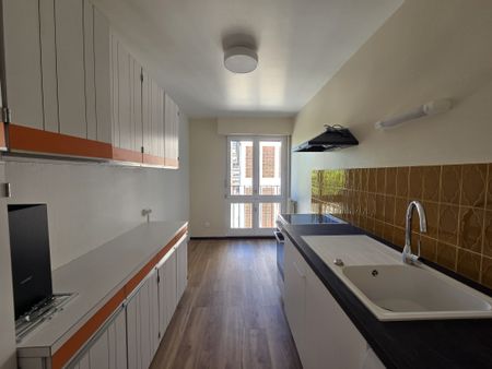 Location Appartement 2 pièces 48m² TROYES 10000 - Photo 3