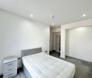 1 bedroom in a flat share to rent - Photo 1
