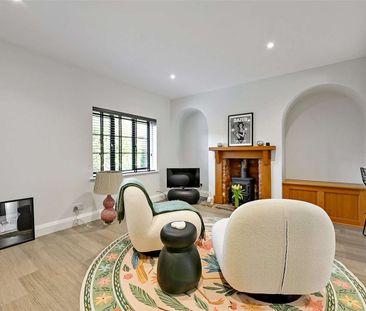 A recently updated two bedroom cottage, located on the Harleyford E... - Photo 4