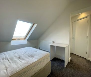 2 Bedroom - Photo 4