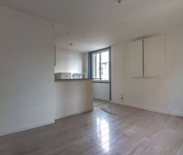 Location Studio 1 pièces 26 m2 à Saint-Étienne - Photo 2