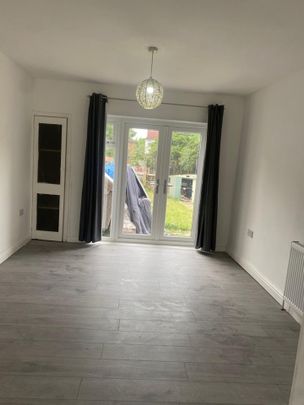 4 Bed Semi-Detached House, Maple Avenue, HA2 - Photo 1