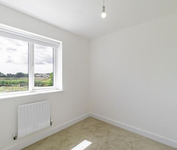 4 bedroom detached house to rent - Photo 2
